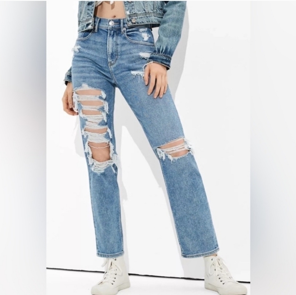 American Eagle AE 90s Boyfriend Distressed Ripped Jeans Size 2